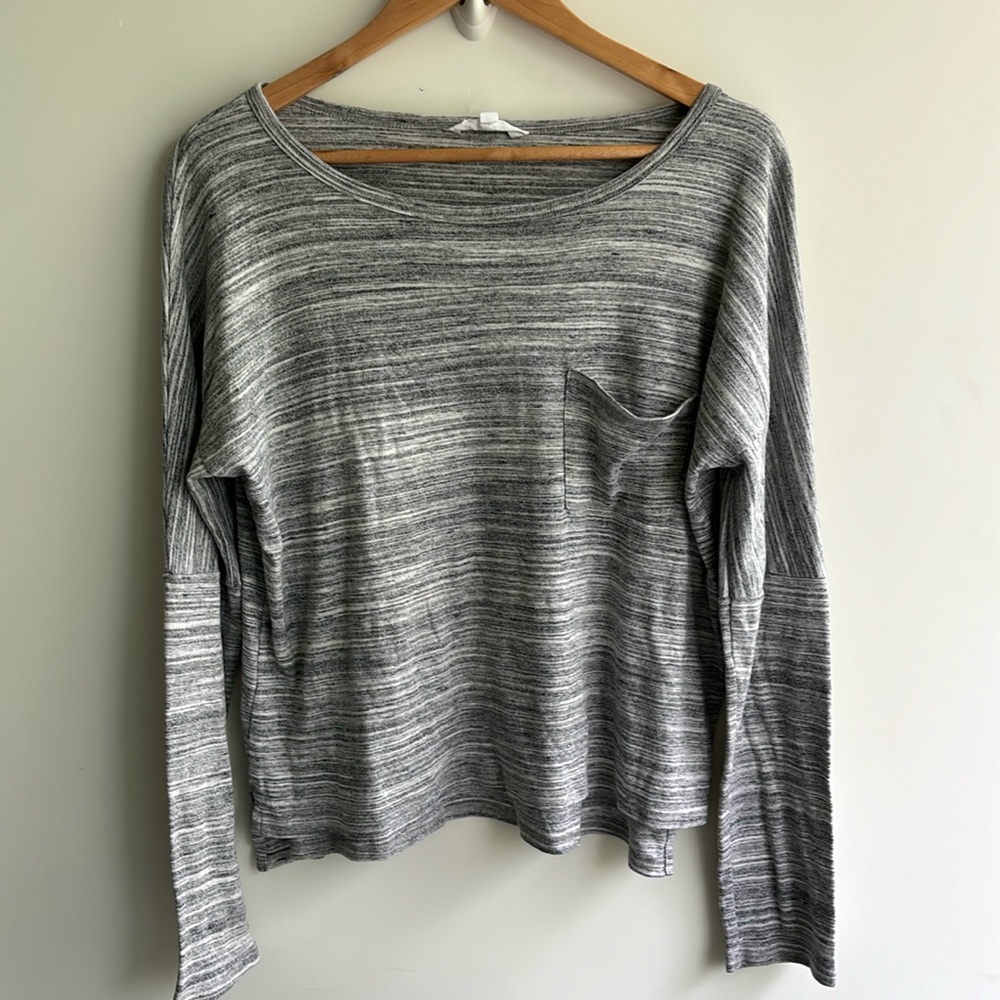 Athleta long sleeve pocket Top S